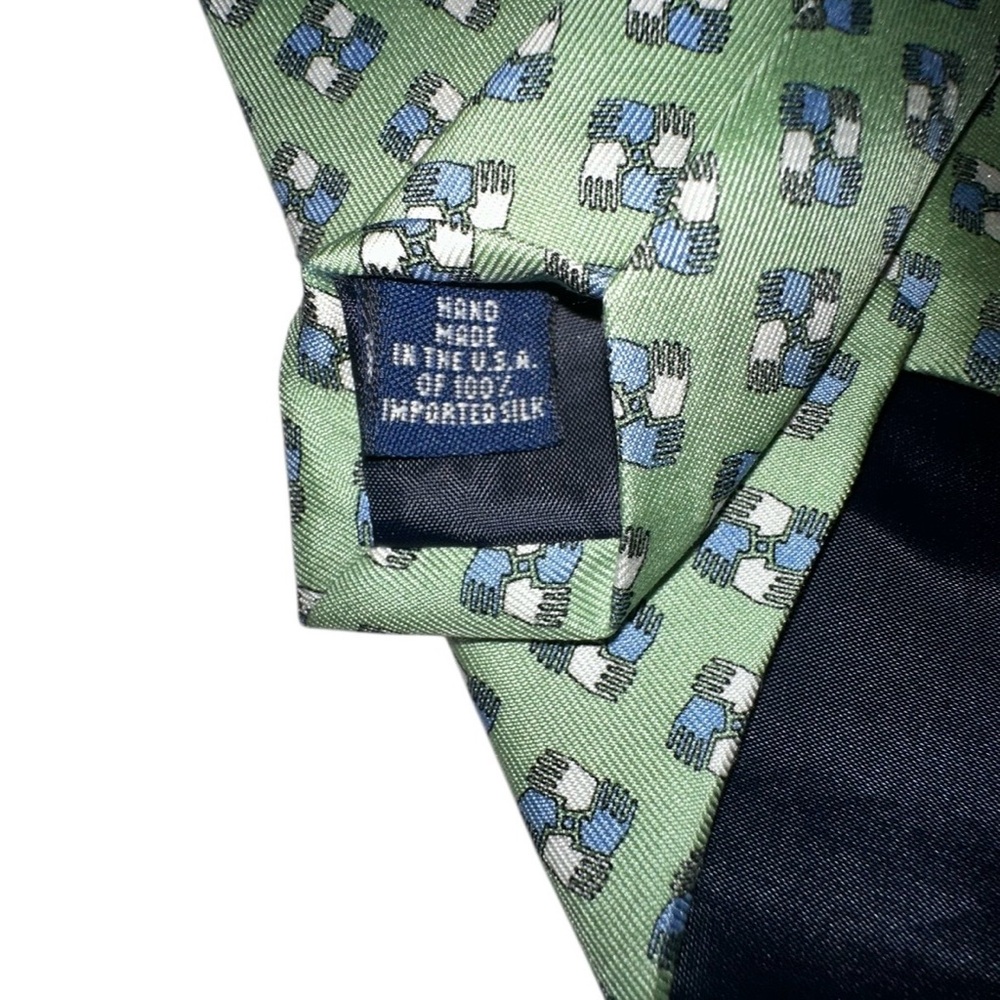 Vineyard Vines Mens Tie Silk Green Linked Hands Custom Handmade 61x3.75” USA - Picture 2 of 5